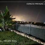 Camping Domo Volcano Experience Piscina Climatizada
