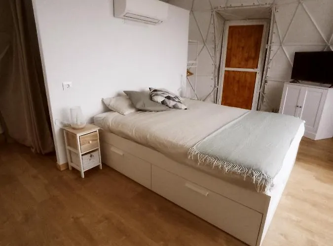 Domo Volcano Experience Piscina Climatizada 营地