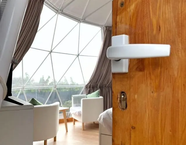 Domo Volcano Experience Piscina Climatizada Camping