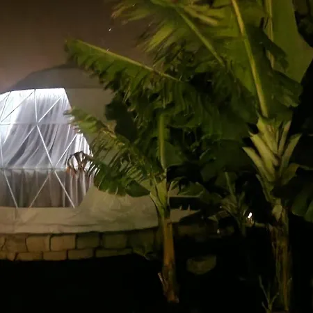 캠프장 Domo Volcano Experience Piscina Climatizada *